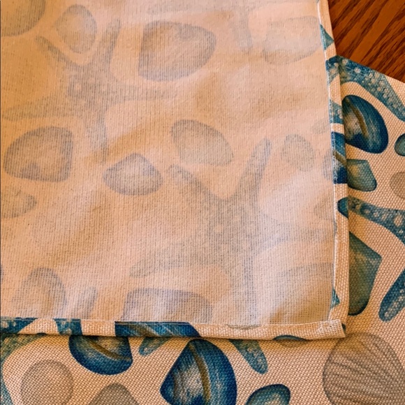 Bright turquoise and Off-white Starfish and Seashell Runner - Picture 4 of 4